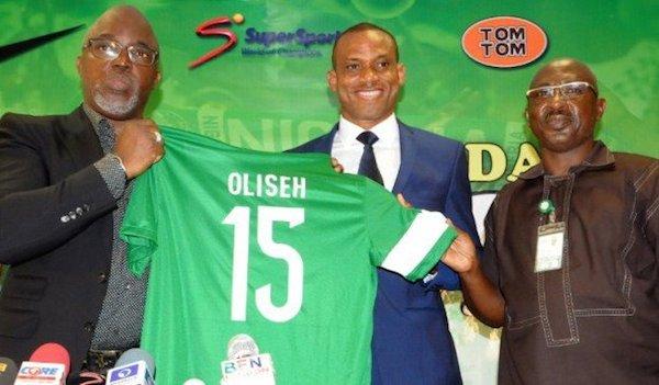 L-R: Amaju Pinnick, president, Nigeria Football Federation (NFF); Sunday Oliseh, new coach, Super Eagles of Nigeria, and Mohammed Sanusi, general-secretary, NFF, during the inauguration of Oliseh as Super Eagles new coach in Abuja.