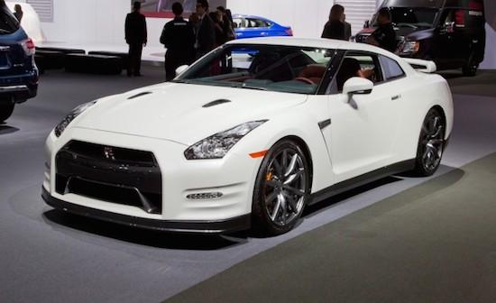 Nissan-GT-R 