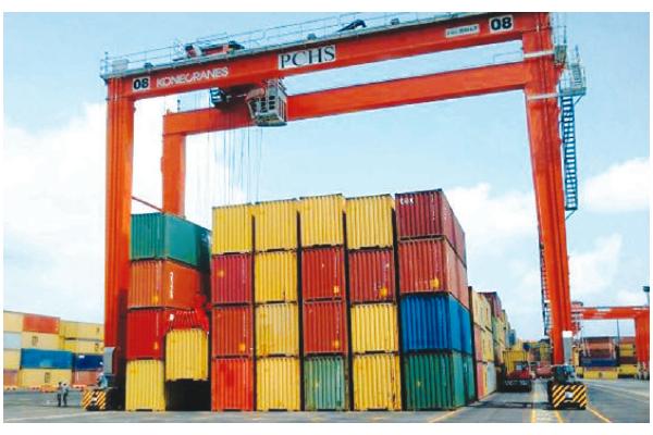Mobile-crane-in-Apapa-Wharf