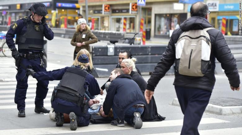 -sweden-truck-crash-0407-exlarge-169