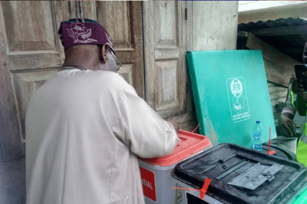#NigeriaDecidesLiveUpdates Former President Obasanjo, Tinubu cast his vote