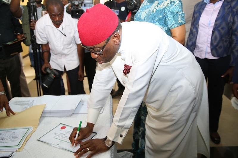Okowa signs