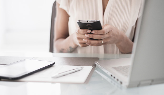 41442567_thumb54 ways to help your team avoid digital distractions_690x400