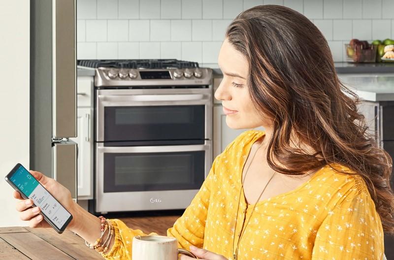 LG ThinQ Feature Story – Mother’s Day 1- IMAGE_New-LG-ThinQ-App-01 (1)