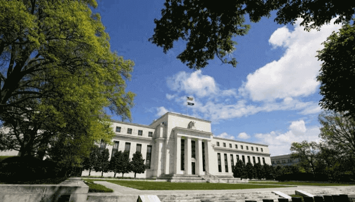 Fed faces tricky balancing act in recession response