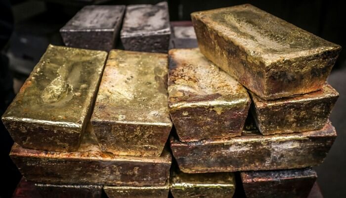 Comparing gold trading with other forms of commodity trading and their respective advantages