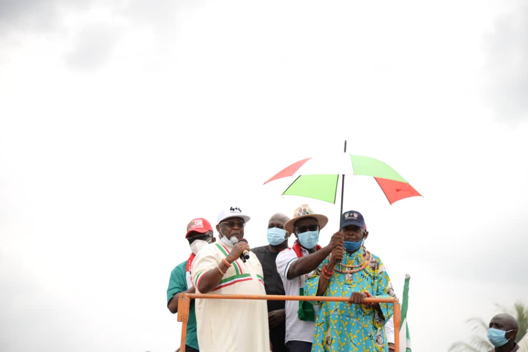L-R: Matthew Urhoghide, senator representing Edo South; Dan Orbih, chairman, Edo State PDP Campaign Council; Omoregie Ogbeide-Ihama, House of Representatives member; Godwin Obaseki, Edo State governor and PDP guber candidate, and David Adaa, ex-APC vice chairman in Ovia North East LGA, during the governor’s reelection campaign rally in Oghede, Ovia North East LGA.