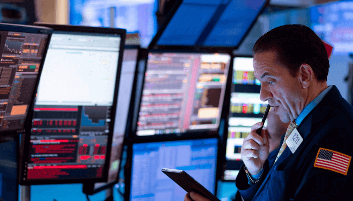 UK enters first recession in eleven years