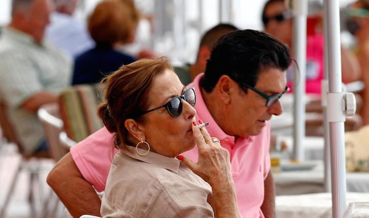 spain-smoking