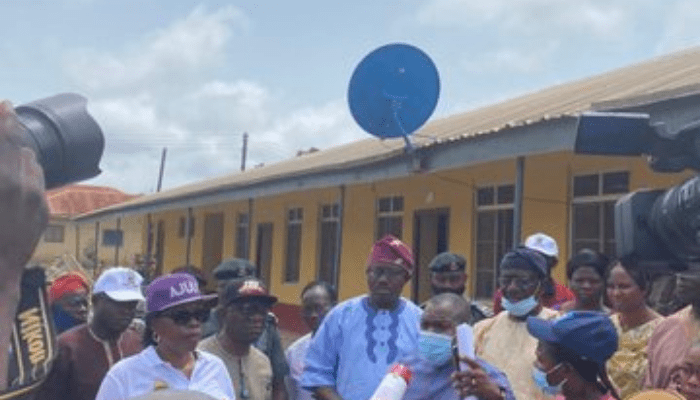 Fayemi receives new hospital equipment bought by Ekiti people in Canada