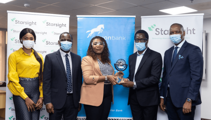 Starsight presents award to Union Bank