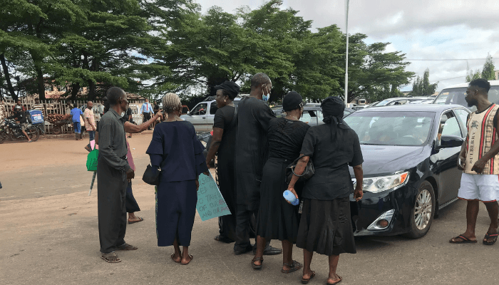 Edo pensioners block roads over unpaid gratuity, non-harmonization