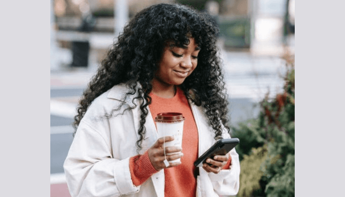 Survey finds that sending positive messages lead to happiness