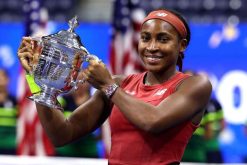 Coco-Gauff-090923-trophy-d1dab18f3f334b959fee541e5f370600_700x467