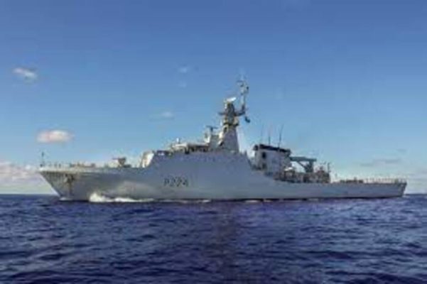 HMS TRENT (1)