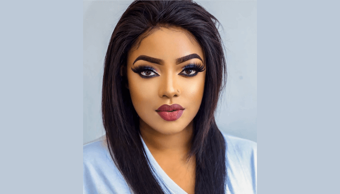 Actress Sobola urges politicians to make use of social media for development