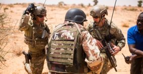 US_and_Nigerien_soldiers_trining (1)