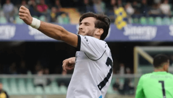 Verona vs Napoli: Kvaratskhelia goals secure vital three points for Partenopei