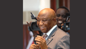 Boakai takes early lead in Liberia presidential race