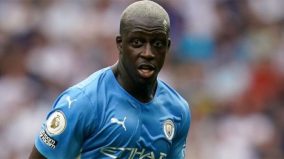 benjamin_mendy_agiye_kugeza_mu_nkiko_manchester_city_yamwambuye_imishahara_ye_bidakurikije_amategeko-a1bde