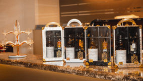 A night of whisky bliss: Unveiling the luxury gifting experience with guests