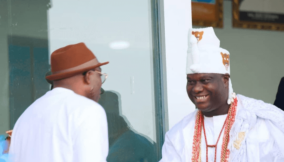Fubara switches to flying performance, redeems N100m Wike promised legionnaires