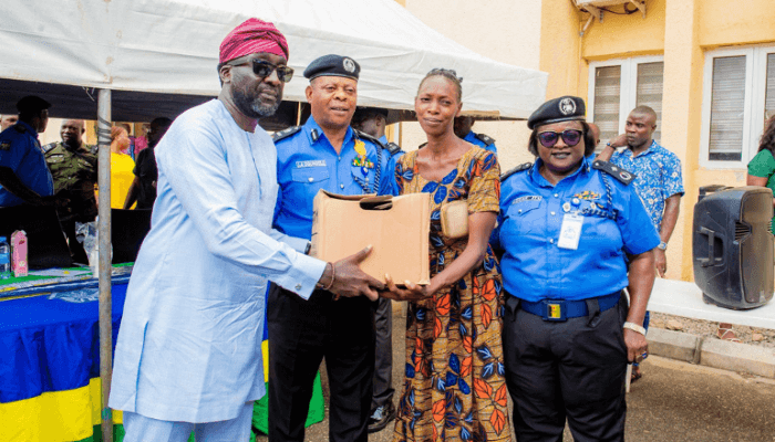 Recognizing the efforts of our gallant officers – Strom Foundation takes it’s CSR Initiative to the Nigerian Police Force.