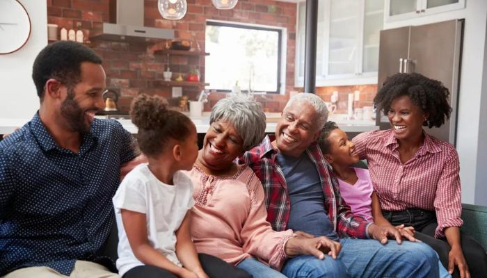 5 countries offering parent visas for reunions
