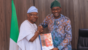 Industry presents roadmap on plastic waste management to Minister of Environment