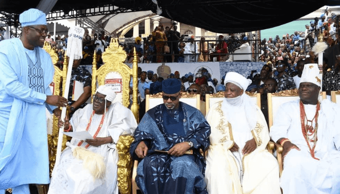 Makinde presents staff of office to new Olubadan, emphasizes unity to develop state