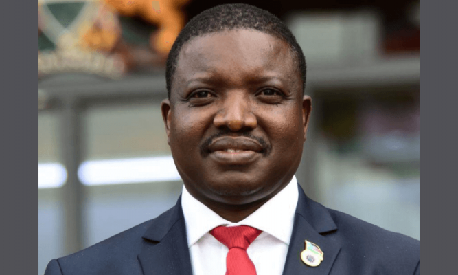 Bank of South Sudan governor in Nigeria, woos investors