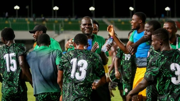 Flying Eagles (1)