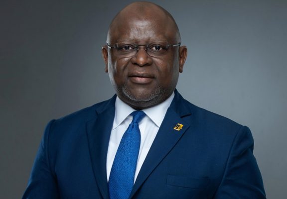 Dr Adesola Adeduntan