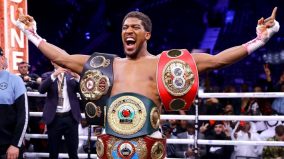 Anthony Joshua-belts (1)