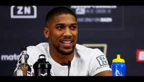 AnthonyJoshua-smiles