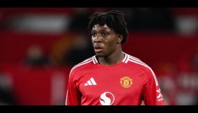 Patrick Dorgu-Man United debut (1)