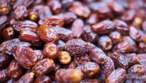 Saudi Arabia distributes 100 tons of dates for vulnerable Northerners