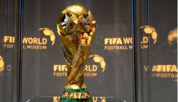 FIFA-world-cup-trophy-2