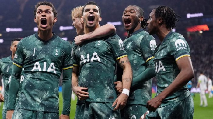 Tottenham (2)
