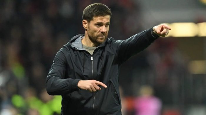 Xabi Alonso (2)