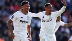 Ollie-Watkins-celebrate