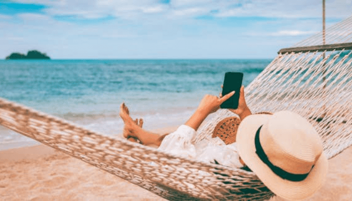 7 ways to avoid overspending on your next vacation
