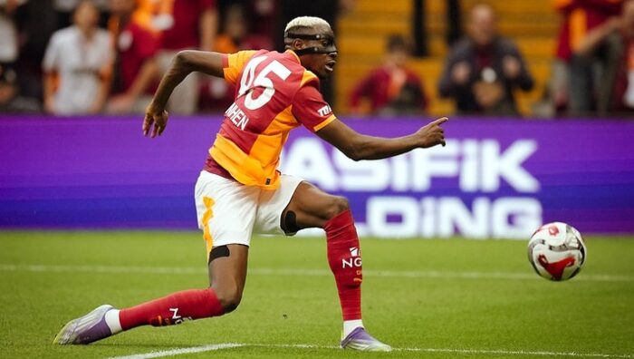 Victor-Osimhen-scores