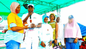 Foundation takes empowerment to Lagos community