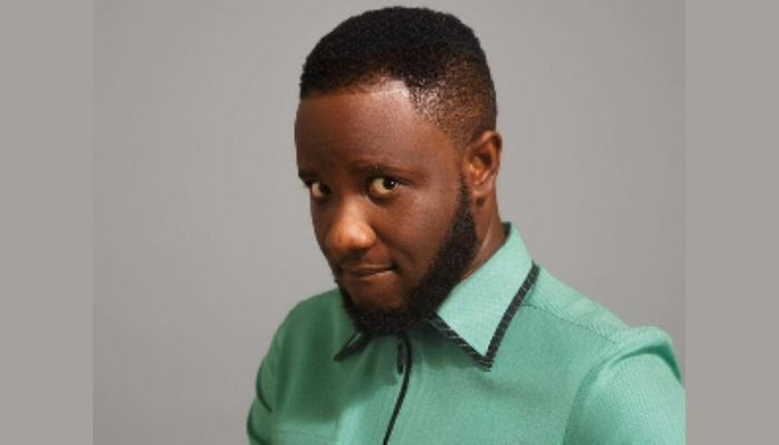 Veekee James is controlling – Deeone