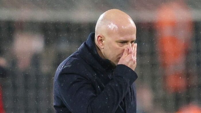 Brighton deserves to win says Slot, blame defeat on injury  