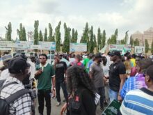 E-transmission: Protest intensifies at N’Assembly ahead of Reps emergency session