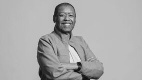 Ron Kenoly: A life dedicated to worship and faith