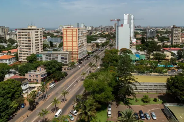 Fitch  cuts Mozambique ratings