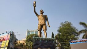 Lionel Messi Statue